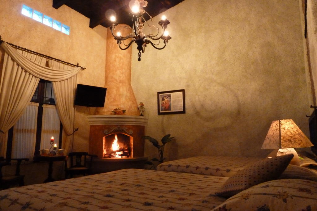 D'Leyenda Hotel Antigua Стая снимка