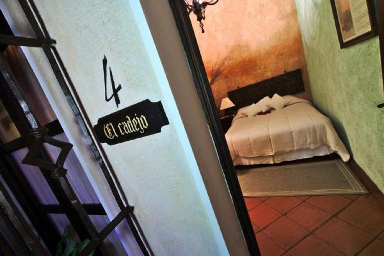D'Leyenda Hotel Antigua Екстериор снимка