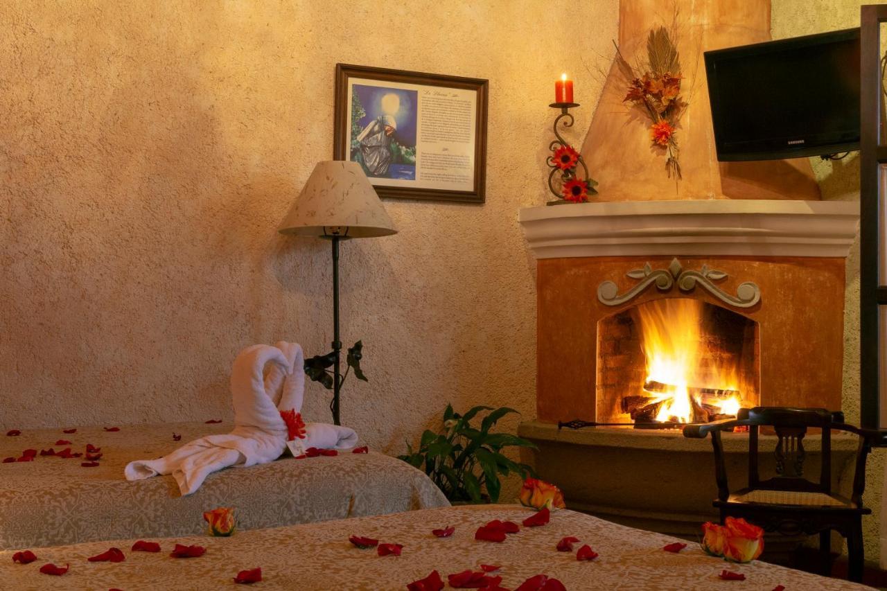 D'Leyenda Hotel Antigua Екстериор снимка