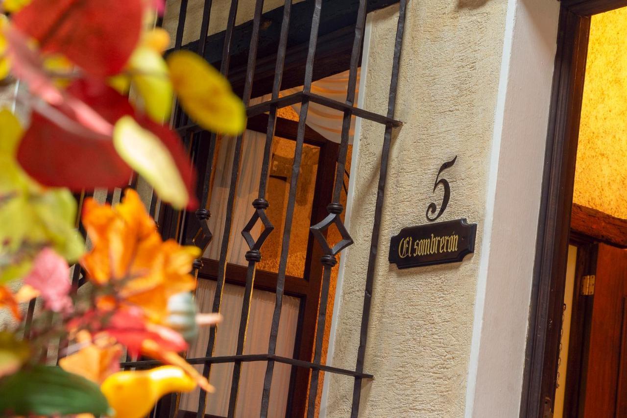 D'Leyenda Hotel Antigua Екстериор снимка